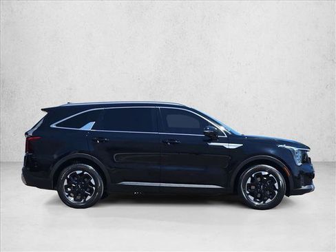 Used 2024 Kia Sorento S FWD image 9