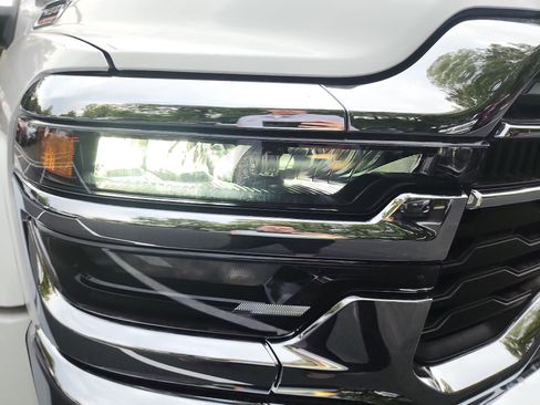 New 2026 RAM 5500 4x4 Crew Cab image 28