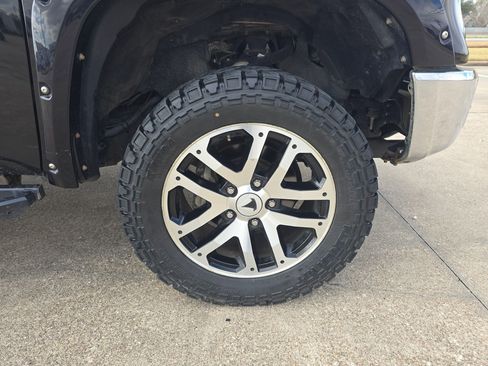 Used 2017 Toyota Tundra SR5 w/ SR5 Upgrade Package image 11