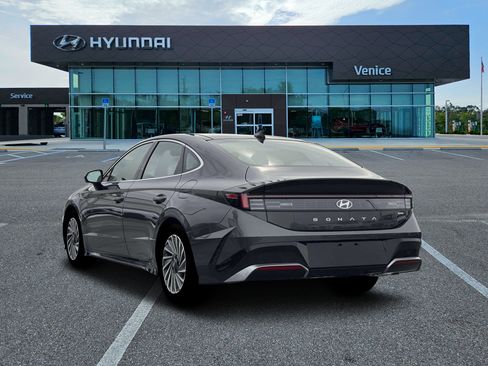 New 2026 Hyundai Sonata Limited FWD image 24