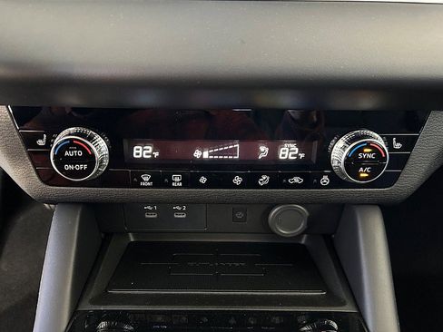 New 2026 Mitsubishi Outlander SE image 22