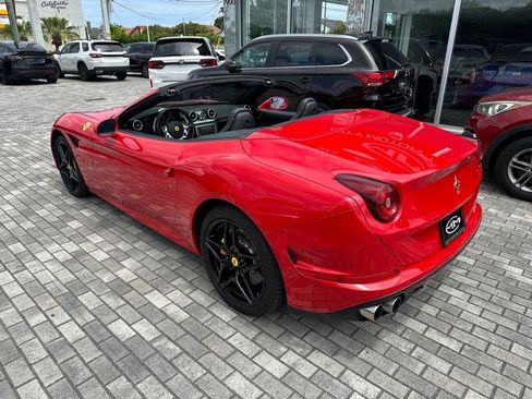 Used 2015 Ferrari California T RWD image 16