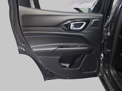 New 2025 Jeep Compass Limited w/ High Altitude Package image 17