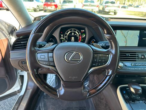 Used 2018 Lexus LS 500h image 24