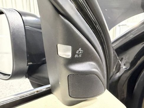 Used 2012 Volvo XC70 T6 image 21