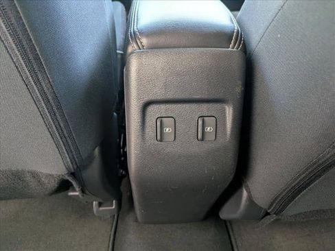 Used 2024 Nissan Kicks SV FWD image 17