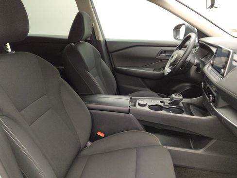 Used 2024 Nissan Rogue S AWD/4WD image 21