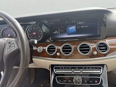 Used 2017 Mercedes-Benz E 300 4MATIC image 15