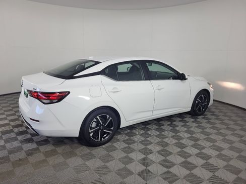 Used 2024 Nissan Sentra SV FWD image 10