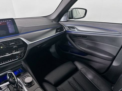 Used 2021 BMW M550i xDrive AWD/4WD image 32