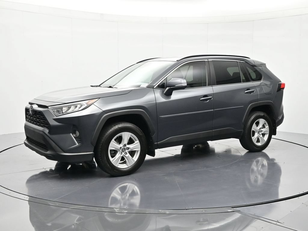 Used 2020 Toyota RAV4 XLE FWD image 1
