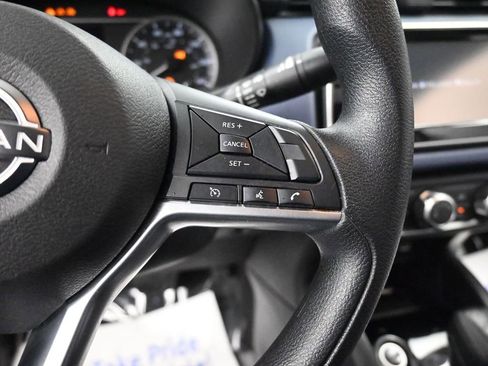 Used 2023 Nissan Versa SV image 31