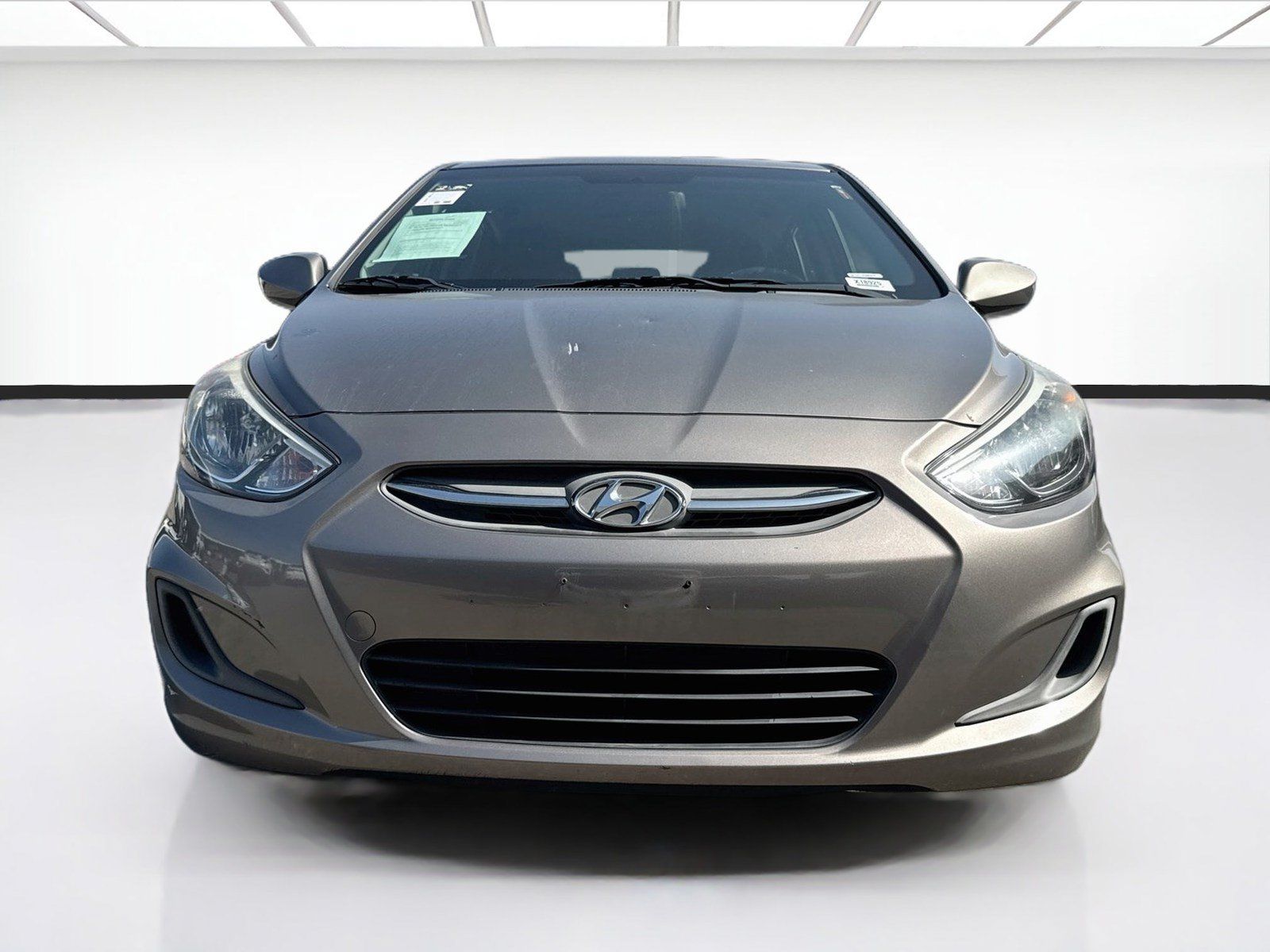 Used 2017 Hyundai Accent SE FWD image 2