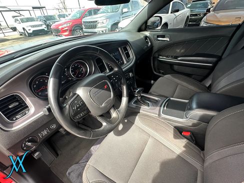 Used 2022 Dodge Charger SXT RWD image 15