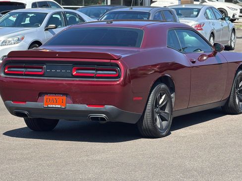 Used 2018 Dodge Challenger SXT RWD image 5