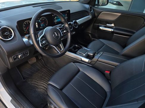 Used 2022 Mercedes-Benz GLB 250 image 10