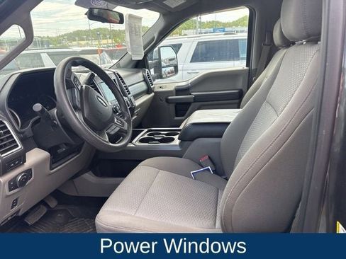 Used 2017 Ford F250 XLT w/ XLT Premium Package image 18