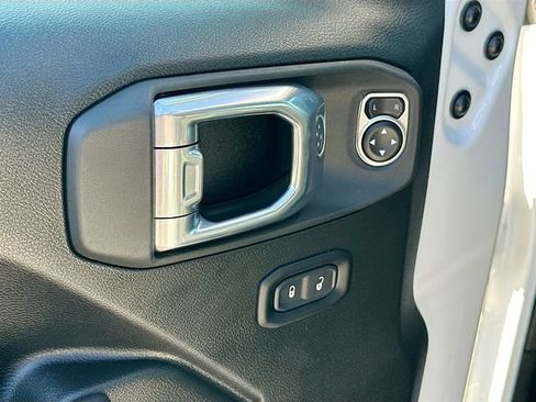 Used 2025 Jeep Wrangler Sport AWD/4WD image 18