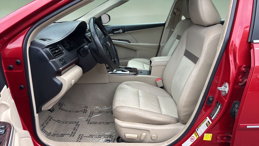 Used 2012 Toyota Camry XLE FWD image 12