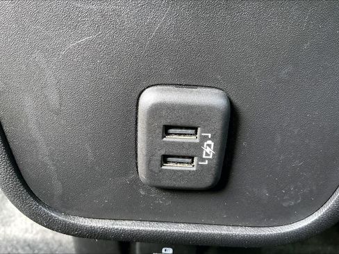 Used 2022 GMC Terrain SLT w/ Infotainment Package II FWD image 32