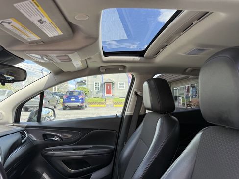 Used 2019 Buick Encore Sport Touring AWD/4WD image 16