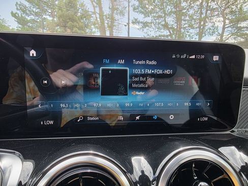 Used 2020 Mercedes-Benz GLB 250 4MATIC image 29