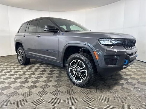 Used 2022 Jeep Grand Cherokee Trailhawk AWD/4WD image 3
