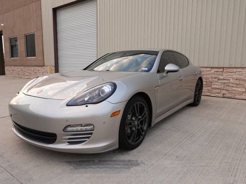 Used 2013 Porsche Panamera 4S image 1