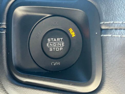 Used 2024 Jeep Wrangler Sahara image 30