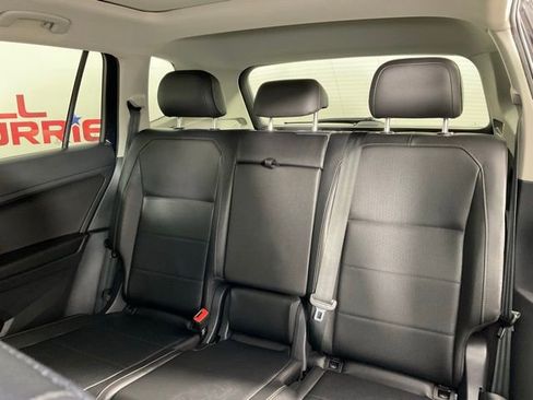 Used 2020 Volkswagen Tiguan SE w/ Panoramic Sunroof Package image 16