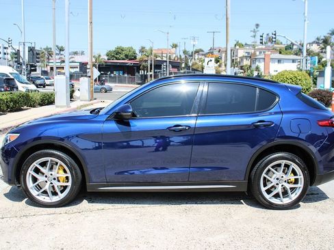 Used 2019 Alfa Romeo Stelvio Ti Sport w/ Quick Order Package 22S Sport AWD/4WD image 2