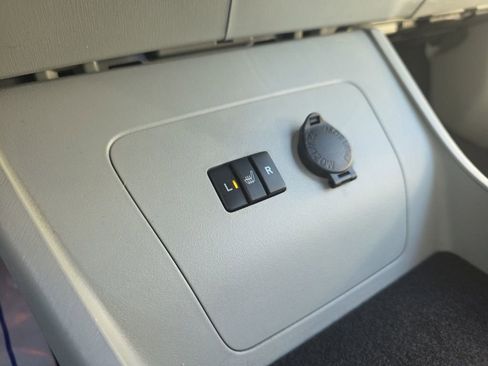 Used 2013 Toyota Prius Four image 28