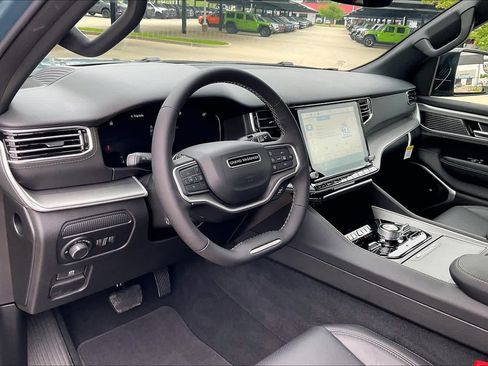 New 2026 Jeep Grand Wagoneer L Limited AWD/4WD image 8