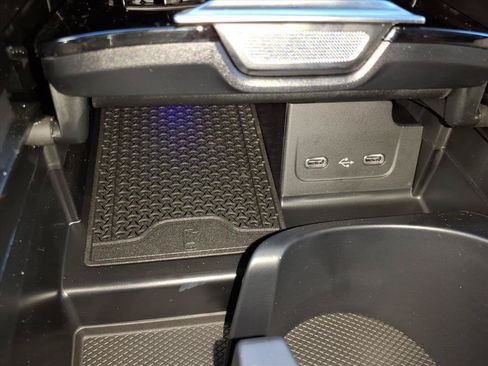 New 2026 Mercedes-Benz C 300 4MATIC Sedan image 17