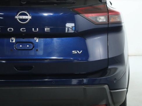 Used 2024 Nissan Rogue SV FWD image 43