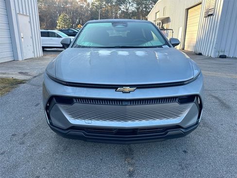 New 2026 Chevrolet Equinox EV LT image 10