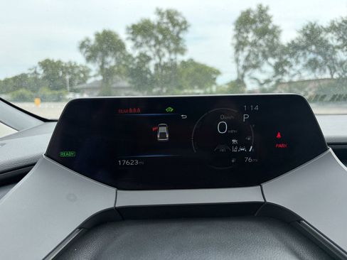 Used 2024 Toyota Prius XLE AWD/4WD image 14