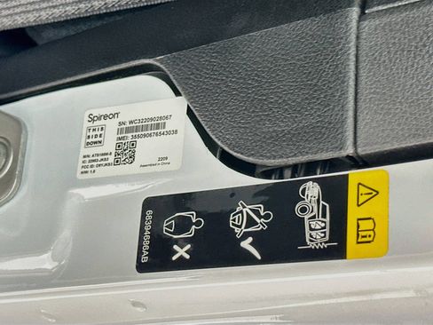 Used 2024 Jeep Wrangler Sport AWD/4WD image 30