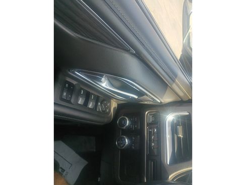 Used 2023 GMC Yukon XL SLT AWD/4WD image 19