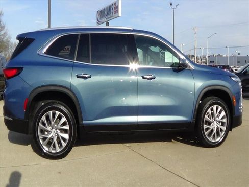 Used 2025 Buick Enclave Preferred image 5