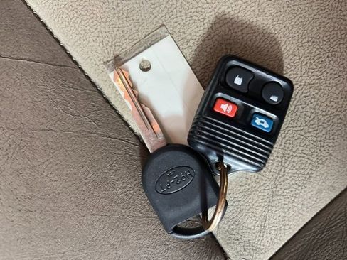 Used 2006 Ford Taurus SEL image 14