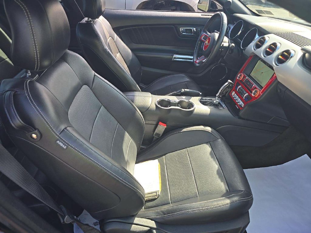 Used 2017 Ford Mustang GT Premium RWD image 4