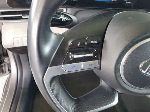 Used 2022 Hyundai Elantra Limited FWD image 22