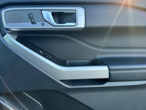 Used 2020 Ford Explorer Limited w/ Class III Trailer Tow Package image 20