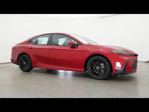 Used 2026 Toyota Camry SE FWD image 7
