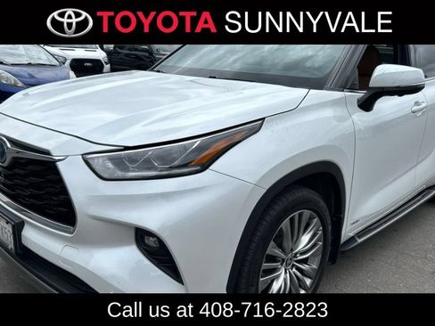 Used 2023 Toyota Highlander Platinum AWD/4WD image 1