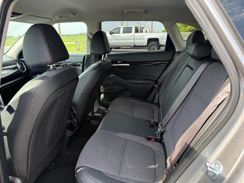 Used 2024 Kia Seltos S AWD/4WD image 11