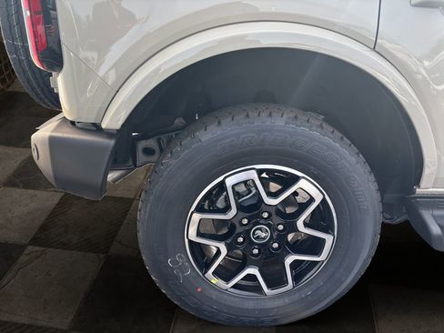 New 2025 Ford Bronco Outer Banks image 5