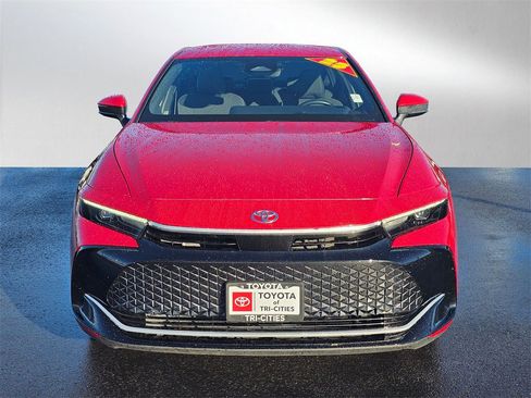 Used 2023 Toyota Crown XLE image 8