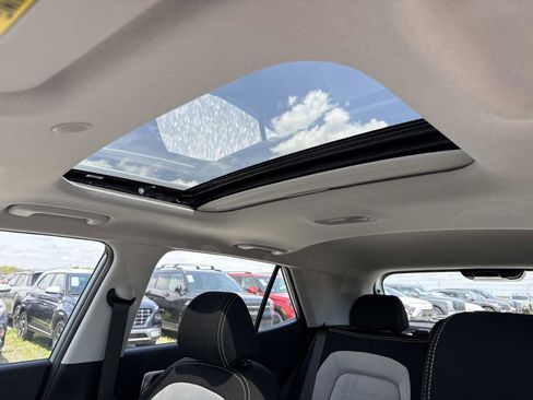 New 2026 Hyundai Venue SEL FWD image 3